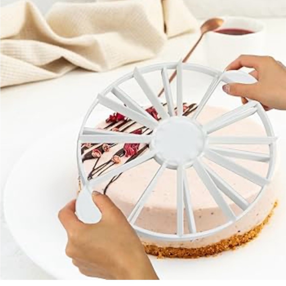 New White Cake Divider Tool